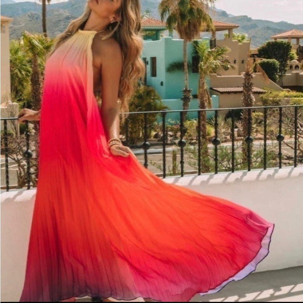 WOMENS STUNNING HOLIDAY DRESS!  NWOT!